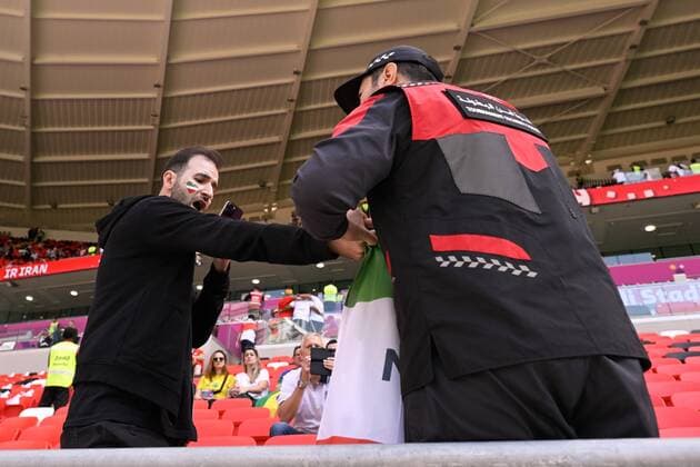 RECORD DATE NOT STATED FIFA World Cup, WM, Weltmeisterschaft, Fussball Qatar 2022 Wales vs Iran Fans o Aficion during the game Wales vs Iran, Corresponding to Group B of the FIFA World Cup Qatar 2022, at Ahmad bin Ali Stadium, Al-Rayyan, November 25, 2022. <br><br> Fans o Aficion durante el partido Gales vs Iran, correspondiente al Grupo B de la Copa Mundial de la FIFA Qatar 2022, en el Estadio Ahmad bin Ali, Al Rayyan, Doha, el 25 de noviembre de 2022. AL RAYYAN DOHA QATAR  Copyright: xJorgexMartinezx 20221125_10174