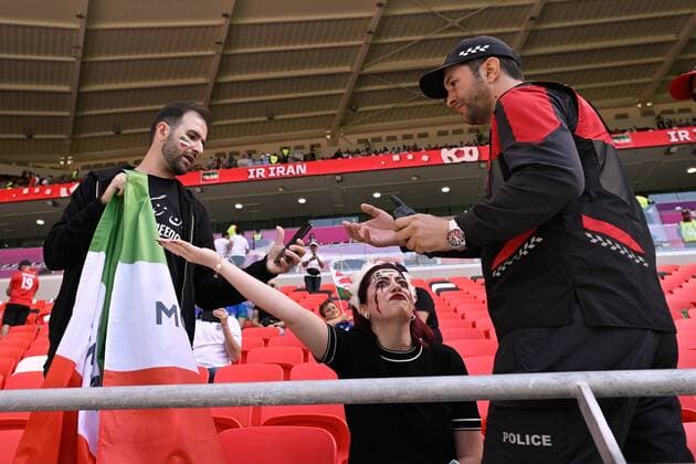 RECORD DATE NOT STATED FIFA World Cup, WM, Weltmeisterschaft, Fussball Qatar 2022 Wales vs Iran Fans o Aficion during the game Wales vs Iran, Corresponding to Group B of the FIFA World Cup Qatar 2022, at Ahmad bin Ali Stadium, Al-Rayyan, November 25, 2022. <br><br> Fans o Aficion durante el partido Gales vs Iran, correspondiente al Grupo B de la Copa Mundial de la FIFA Qatar 2022, en el Estadio Ahmad bin Ali, Al Rayyan, Doha, el 25 de noviembre de 2022. AL RAYYAN DOHA QATAR  Copyright: xJorgexMartinezx 20221125_10175
