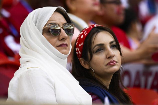 Supporters du Qatar - Ambiance FOOTBALL : Qatar vs Senegal - Groupe A - coupe du Monde Qatar 2022 - 25 11 2022 JBAutissier Panoramic 