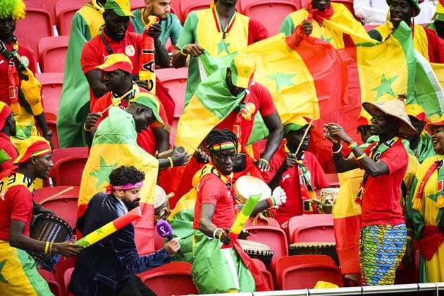 Supporters du Senegal - Ambiance FOOTBALL : Qatar vs Senegal - Groupe A - coupe du Monde Qatar 2022 - 25 11 2022 JBAutissier Panoramic 