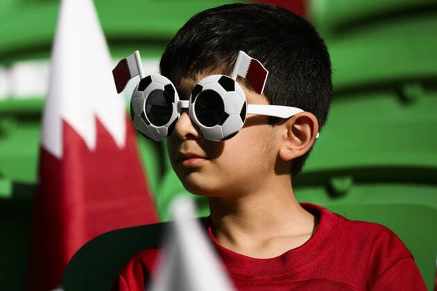 Supporters du Qatar - Ambiance FOOTBALL : Qatar vs Senegal - Groupe A - coupe du Monde Qatar 2022 - 25 11 2022 JBAutissier Panoramic 