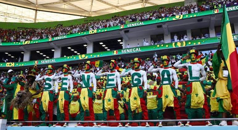 Doha, Qatar, 25th November 2022. Senegal fans during the FIFA World Cup, WM, Weltmeisterschaft, Fussball 2022 match at Al Thumama Stadium, Doha. Picture credit should read: David Klein Sportimage EDITORIAL USE ONLY. No use with unauthorised audio, video, data, fixture lists, club league logos or live services. Online in-match use limited to 120 images, no video emulation. No use in betting, games or single club league player publications. SPI-2064-0021
