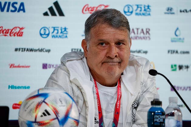 Mexico s head coach, Argentinian Gerardo Tata Martino, addresses a press conference, PK, Pressekonferenz of his national team, Nationalteam at the Press Center in Doha, Qatar, 25 November 2022. Mexico is to face Argentina on 26 November in their group C s second match within FIFA World Cup, WM, Weltmeisterschaft, Fussball 2022. Mexico s press conference !ACHTUNG: NUR REDAKTIONELLE NUTZUNG! Copyright: xJOSExMENDEZx EVE934 20221125-c9207458e920e0d8262d313ff9bc9869bd8399ae