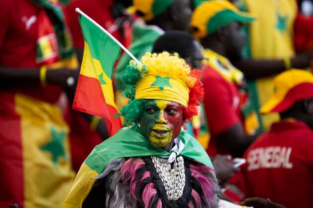 DOHA, QATAR - NOVEMBER 25: A Senegal fan during the FIFA World Cup, WM, Weltmeisterschaft, Fussball Qatar 2022 Group A match between Qatar and Senegal at Al Thumama Stadium on November 25, 2022 in Doha, Qatar. (Photo by Sebastian Frej) WCS  Copyright: xSebastianxFrej