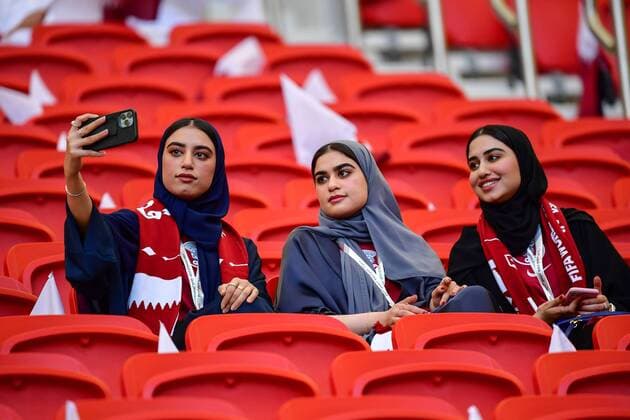 RECORD DATE NOT STATED FIFA World Cup, WM, Weltmeisterschaft, Fussball Qatar 2022 Qatar vs Senegal Fans o Aficion during the game Qatar vs Senegal, Corresponding to Group A of the FIFA World Cup Qatar 2022, on Al Thumama Stadium, Doha, November 25, 2022. <br><br> Fans o Aficion durante el partido Catar vs Senegal, correspondiente al Grupo A de la Copa Mundial de la FIFA Qatar 2022, en el Estadio Al Thumama, Doha, el 25 de noviembre de 2022. DOHA QATAR QATAR  Copyright: xIsaacxOrtizx 20221125_10372