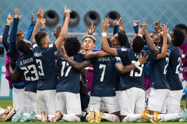 Bilder des Jahres, Sport 11 November Sport Themen der Woche KW47 Sport Bilder des Tages 221125 Players of Ecuador celebrate the 1-1 goal by Enner Valencia of Ecuador during the FIFA World Cup, WM, Weltmeisterschaft, Fussball 2022 football match between Netherlands and Ecuador on November 25, 2022 in Doha. Photo: Joel Marklund BILDBYRAN kod JM JM0388 bbeng fotboll football soccer fotball vm fotbolls-vm fotball-vm fotbolls-vm 2022 fifa world cup 2022 nederländerna holland netherlands ecuador jubel *** 221125 Players of Ecuador celebrate the 1 1 goal by Enner Valencia of Ecuador during the FIFA World Cup 2022 football match between Netherlands and Ecuador on November 25, 2022 in Doha Photo Joel Marklund BILDBYRAN code JM JM0388 bbeng fotbol football soccer fotball vm fotbols vm fotball vm soccer world cup 2022 fifa world cup 2022 netherlands holland netherlands ecuador cheer,  Copyright: JOELxMARKLUND BB221125JM099