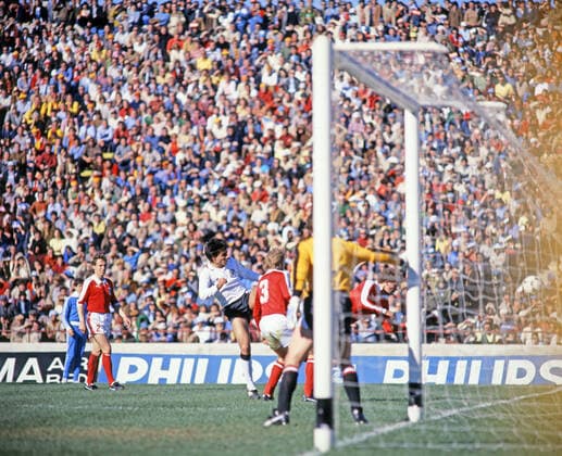 21.06.1978 Österreich - Deutschland Argentinien, Cordoba, 21.06.1978, Fussball, FIFA WM 1978 in Argentinien, Österreich - DFB Deutschland (3:2): v.l. Hansi Müller (Deutschland), Erich Obermayer, Friedl Koncilia, Herbert Prohaska (alle Österreich).
