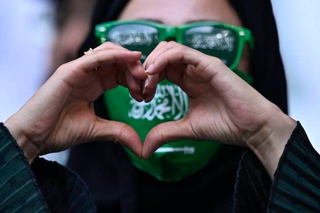 Foto LaPresse - Fabio Ferrari 26 Novembre 2022 Doha, Qatar - - Calcio - Qatar 2022 - Coppa del Mondo Fifa - Polonia v Arabia Saudita - Gruppo C - Fase a Gironi - Education City Stadium.Nella foto:tifosi Arabia Saudita November 26, 2022 Doha, Qatar - sport - Soccer - Qatar 2022- FIFA World Cup, WM, Weltmeisterschaft, Fussball - Poland v Saudi Arabia - Group C - group stage - Education City Stadium.In the pic:Supporter Saudi Arabia  Copyright: xFabioxFerrarix LaPressex
