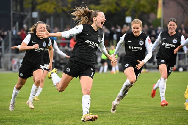 Sport Themen der Woche KW47 Sport Bilder des Tages 26.11.2022, xjhx, Fussball 1.Bundesliga Damen, Eintracht Frankfurt Frauen - Bayer 04 Leverkusen emspor, v.l. Lara Prasnikar (Eintracht Frankfurt Frauen), ) celebrate the goal, Der Torjubel zum 1:0 (DFL DFB REGULATIONS PROHIBIT ANY USE OF PHOTOGRAPHS as IMAGE SEQUENCES and or QUASI-VIDEO) Frankfurt am Main *** 26 11 2022, xjhx, Fussball 1 Bundesliga Damen, Eintracht Frankfurt Frauen Bayer 04 Leverkusen emspor, v l Lara Prasnikar Eintracht Frankfurt Frauen , celebrate the goal, Der Torjubel zum 1 0 DFL DFB REGULATIONS PROHIBIT ANY USE OF PHOTOGRAPHS as IMAGE SEQUENCES and or QUASI VIDEO Frankfurt am Main