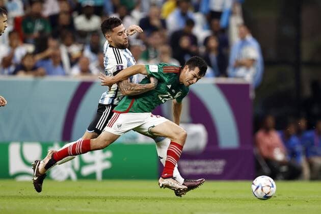 LUSAIL CITY - (l-r) Nicolas Otamendi of Argentina, Hirving Lozano of Mexico during the FIFA World Cup, WM, Weltmeisterschaft, Fussball Qatar 2022 group C match between Argentina and Mexico at Lusail Stadium on November 26, 2022 in Lusail City, Qatar. AP Dutch Height MAURICE OF STONE FIFA World Cup Qatar 2022 2022 xVIxANPxSportx xMauricexvanxSteenxWKxIVx