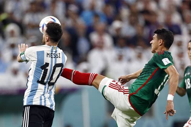 LUSAIL CITY - (l-r) Ernesto Vega of Mexico, Hector Moreno of Mexico during the FIFA World Cup, WM, Weltmeisterschaft, Fussball Qatar 2022 group C match between Argentina and Mexico at Lusail Stadium on November 26, 2022 in Lusail City, Qatar. AP Dutch Height MAURICE OF STONE FIFA World Cup Qatar 2022 2022 xVIxANPxSportx xMauricexvanxSteenxWKxIVx