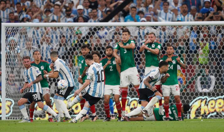 Argentina v Mexico 2022 FIFA World Cup, WM, Weltmeisterschaft, Fussball Lionel Messi of Argentina takes a free kick during the 2022 FIFA World Cup Group C match at Lusail Stadium, Lusail Content Not Available For UK Newspapers Copyright: xPaulxChestertonx FIL-17646-0113 UK Newspapers OUT