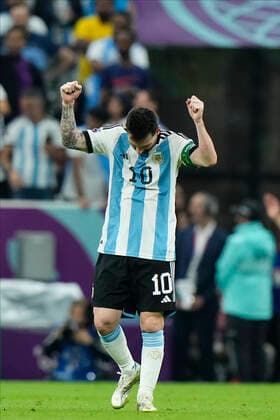 Argentina v Mexico: Group C - FIFA World Cup, WM, Weltmeisterschaft, Fussball Qatar 2022 Lionel Messi right winger of Argentina and Paris Saint-Germain celebrates victory after the FIFA World Cup Qatar 2022 Group C match between Argentina and Mexico at Lusail Stadium on November 26, 2022 in Lusail City, Qatar. Lusail City Qatar  Copyright: xJosexBretonx originalFilename:breton-argentin221126_npo0F.jpg
