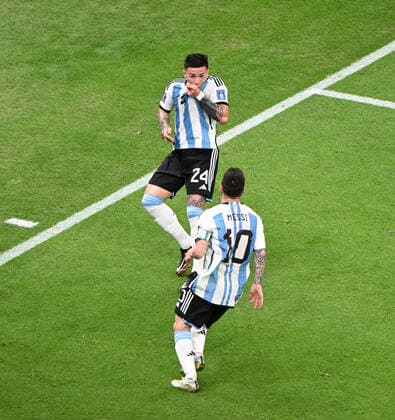 Fussball, Herren, Saison 2022 23, WM in Katar, Gruppe C (2. Spieltag), Argentinien - Mexiko im Lusail Iconic Stadium in Lusail, v. l. Enzo Fernandez (Argentinien), Lionel Messi (Argentinien), Jubel nach Tor zum 2:0, 26.11. 2022, Copyright: xMatthiasxKochx