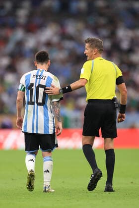 Football - FIFA World Cup, WM, Weltmeisterschaft, Fussball - Group C - Argentina v Mexico 26th November 2022 - FIFA World Cup - Group C - Argentina v Mexico - Match referee Daniele Orsato interacts with Lionel Messi of Argentina - Photo: Simon Stacpoole Offside. Doha Qatar Copyright: xSimonxStacpoolexOffside