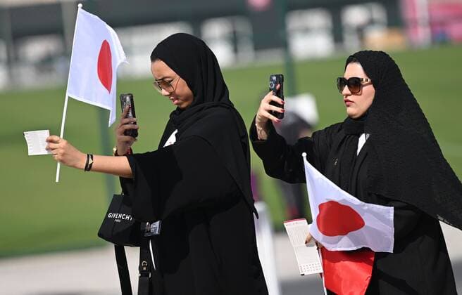 Qatar Soccer World Cup Japan - Costa Rica 8325344 27.11.2022 Fans wait before the start of the Qatar 2022 World Cup Group E soccer match between Japan and Costa Rica, in Doha, Qatar. Grigory Sysoev Sputnik Doha Qatar  Copyright: xGrigoryxSysoevx