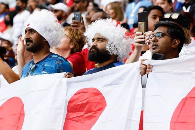 Fans of Japan attend during a FIFA World Cup, WM, Weltmeisterschaft, Fussball soccer match of the group phase between Japan and Costa Rica at Áhmad Bin Ali stadium in Al-Rayyan, Qatar, 27 November 2022 World Cup: Japan vs. Costa Rica !ACHTUNG: NUR REDAKTIONELLE NUTZUNG!  Copyright: xJoséxMéndezx GR7045 20221127-9417222e198a6546ff1ed3b8d1892e35427927a9