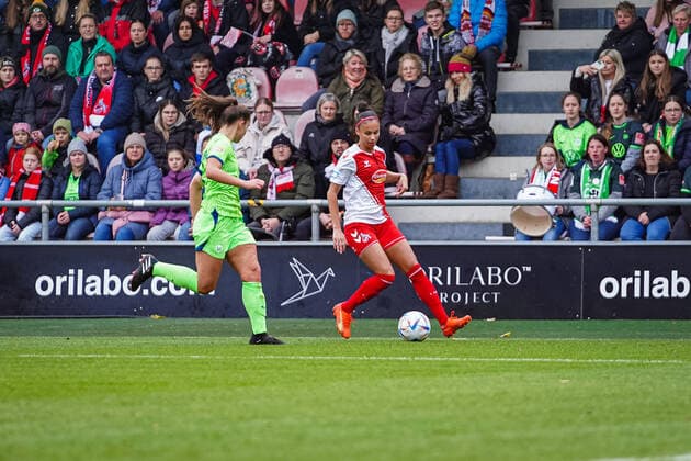 Cologne, Germany, November 27th 2022: Genessee Puntigam (13 Koeln) during the FLYERALARM Frauen-Bundesliga match between 1. FC Koeln and VfL Wolfsburg at Franz-Kremer-Stadium in Cologne, Germany. (Norina Toenges SPP) Copyright: xNorinaxToenges SPPx spp-en-NoTo-1FC - WOB-05922