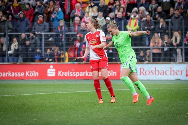 DFB-Pokal Frauen; 1. FC Koeln vs. VfL Wolfsburg, 27.11.2022 Alexandra Popp (VFL Wolfsburg 11) erzielt das 0:2 und dreht freudig ab waehrend der Begegnung 1. FC Koeln vs. VfL Wolfsburg im Viertelfinale des DFB-Pokals der Frauen am 27.11.2022 im Franz-Kremer-Stadion in Koeln (Nordrhein-Westfalen). DFL REGULATIONS PROHIBIT ANY USE OF PHOTOGRAPHS AS IMAGE SEQUENCES AND OR QUASI-VIDEO. Copyright: xBEAUTIFULxSPORTS AxelxKohringx