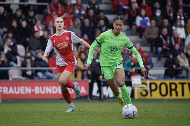 Flyeralarm Frauenbundesliga - 1. FC Koeln v VfL Wolfsburg Sveindis Jonsdottir ( 23 Wolfsburg ) during the Flyeralarm Frauenbundesliga game between 1. FC Koeln and VfL Wolfsburg at Franz-Kremer-Stadion in Cologne, GERMANY. Julia Kneissl SPP Copyright: xJuliaxKneissl SPPx julia_christin_kneissl_sports_press_photo_175045