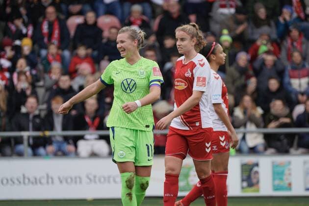 Flyeralarm Frauenbundesliga - 1. FC Koeln v VfL Wolfsburg Alexandra Popp ( 11 Wolfsburg ) , Myrthe Moores ( 6 Koeln ) during the Flyeralarm Frauenbundesliga game between 1. FC Koeln and VfL Wolfsburg at Franz-Kremer-Stadion in Cologne, GERMANY. Julia Kneissl SPP Copyright: xJuliaxKneissl SPPx julia_christin_kneissl_sports_press_photo_175069