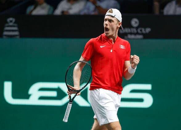 Denis Shapovalov (CAN) macht die Faust und jubelt, Jubel, Freude, Emotion, Davis Cup Finals 2022, Palacio de Deportes JosÃ Copyright: xJuergenxHasenkopfx