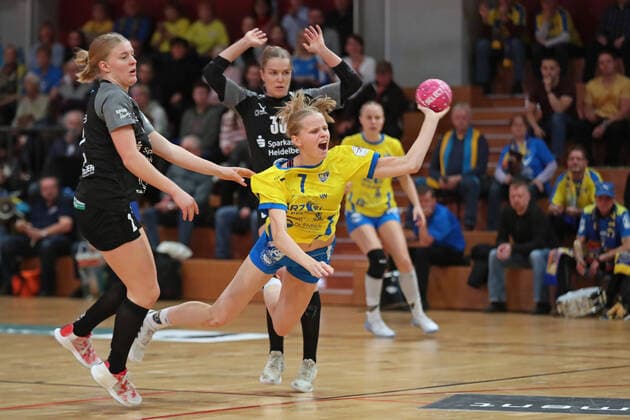 Sport Themen der Woche KW47 Sport Bilder des Tages Handball, 2. HBF, HC Leipzig vs. Kurpfalz Baeren, 27.11.22 Handball, 2. Bundesliga Frauen, HBF, Saison 2022 2023, 9. Spieltag: HC Leipzig vs. Kurpfalz Baeren am 27.11.22 in der Sporthalle Bruederstrasse Leipzig. Im Bild: Julia WEISE (7, HC Leipzig) wirft *** Handball, 2 HBF, HC Leipzig vs Kurpfalz Baeren, 27 11 22 Handball, 2 Bundesliga Frauen, HBF, Saison 2022 2023, 9 Spieltag HC Leipzig vs Kurpfalz Baeren am 27 11 22 in der Sporthalle Bruederstrasse Leipzig Im Bild Julia WEISE 7, HC Leipzig wirft Copyright: xBEAUTIFULxSPORTS JanxKaeferx