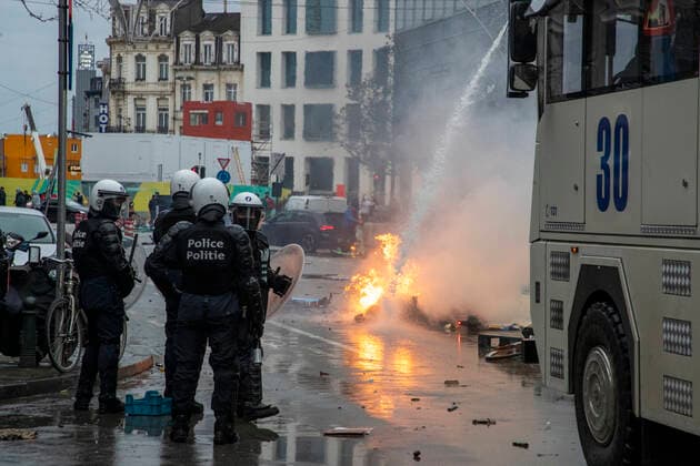 Illustration picture shows incidents and police forces present in the center of Brussels, during a soccer game between Belgium s national team, Nationalteam the Red Devils and Morocco, in Group F of the FIFA 2022 World Cup, on Sunday 27 November 2022. NICOLASxMAETERLINCK  x54153198x