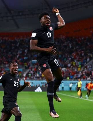 Mandatory Credit: Photo by Kieran McManus Shutterstock (13634907r) Alphonso Davies of Canada scores and celebrates 0-1 Croatia v Canada, FIFA World Cup, WM, Weltmeisterschaft, Fussball 2022, Group F, Football, Khalifa International Stadium, Ar-Rayyan, Qatar - 27 Nov 2022 Editorial Use Only Croatia v Canada, FIFA World Cup 2022, Group F, Football, Khalifa International Stadium, Ar-Rayyan, Qatar - 27 Nov 2022 Editorial Use Only Copyright: xKieranxMcManus Shutterstockx 13634907r
