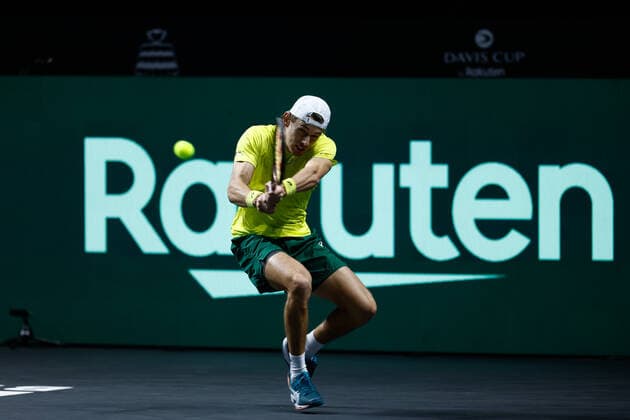 November 27, 2022, MALAGA, MALAGA, SPAIN: Alex de Minaur of Australia in action against Felix Auger-Aliassime of Canada during the second tennis match from Davis Cup Finals 2022, Finals round, played between Canada and Australia at Palacio de Deportes Martin Carpena pavilion on november 27, 2022, in Malaga, Spain. MALAGA SPAIN - ZUMAa181 20221127_zaa_a181_027 Copyright: xOscarxJ.xBarrosox