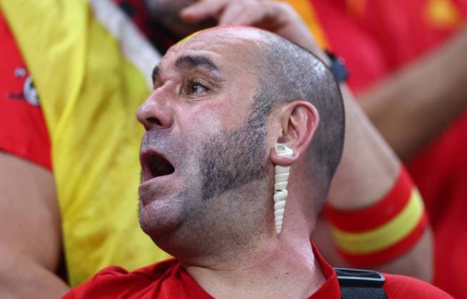 Al Khor, Qatar, 27th November 2022. Spain fan during the FIFA World Cup, WM, Weltmeisterschaft, Fussball 2022 match at Al Bayt Stadium, Al Khor. Picture credit should read: David Klein Sportimage EDITORIAL USE ONLY. No use with unauthorised audio, video, data, fixture lists, club league logos or live services. Online in-match use limited to 120 images, no video emulation. No use in betting, games or single club league player publications. SPI-2068-0005