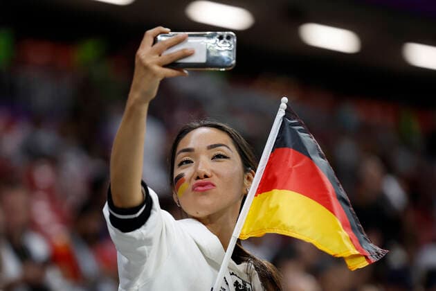 A fan of Germany attends FIFA World Cup, WM, Weltmeisterschaft, Fussball soccer match of the group phase between Spain and Germany at Al Bait stadium in Al Khor, Qatar, 27 November 2022. FIFA World Cup: Spain vs. Germany !ACHTUNG: NUR REDAKTIONELLE NUTZUNG!  Copyright: xAlbertoxEstevezx GR7230 20221127-007e0df75409a3a8b5118307156d80717a2344d6