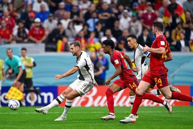 AL KHOR, QATAR - NOVEMBER 28: Niclas Fullkrug of Germany scores his sides first goal during the Group E - FIFA World Cup, WM, Weltmeisterschaft, Fussball Qatar 2022 match between Spain and Germany at the Al Bayt Stadium on November 28, 2022 in Al Khor, Qatar  Copyright: xEibner-PressefotoxInternational PabloxMoranox EP_BSR 221128_EP_GER_BSR0143