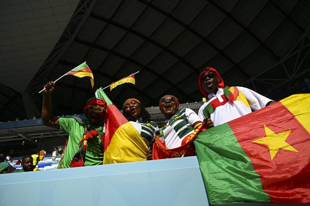 Supporters du Cameroun - Ambiance FOOTBALL : Cameroun vs Serbie - Groupe G - coupe du Monde Qatar 2022 - 28 11 2022 JBAutissier Panoramic 