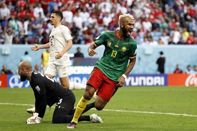 AL WAKRAH - (lr) Serbia goalkeeper Vanja Milinkovic-Savic, Milos Veljkovic of Serbia, Eric Maxim Choupo-Moting of Cameroon scores the 3-3 during the FIFA World Cup, WM, Weltmeisterschaft, Fussball Qatar 2022 group G match between Cameroon and Serbia at Al Janoub Stadium on November 28, 2022 in Al Wakrah, Qatar. AP Dutch Height MAURICE OF STONE FIFA World Cup Qatar 2022 2022 xVIxANPxSportx xMauricexvanxSteenxWKxIVx *** AL WAKRAH lr Serbia goalkeeper Vanja Milinkovic Savic, Milos Veljkovic of Serbia, Eric Maxim Choupo Moting of Cameroon scores the 3 3 during the FIFA World Cup Qatar 2022 group G match between Cameroon and Serbia at Al Janoub Stadium on November 28, 2022 in Al Wakrah, Qatar AP Dutch Height MAURICE OF STONE FIFA World Cup Qatar 2022 2022 xVIxANPxSportx xMauricexvanxSteenxWKxIVx 458501675 originalFilename: 458501675.jpg