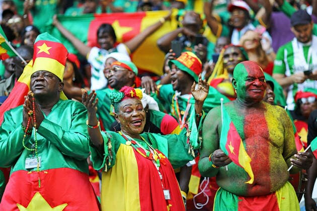 Cameroon fans, during the match between Cameroon and Serbia, for the 2nd round of Group G of the FIFA World Cup, WM, Weltmeisterschaft, Fussball Qatar 2022, Al Janoub Stadium this Monday 28. 30761 (Heuler Andrey SPP)  Copyright: xHeulerxAndreyx xSPPx spp-en-HeAn-HADE0569