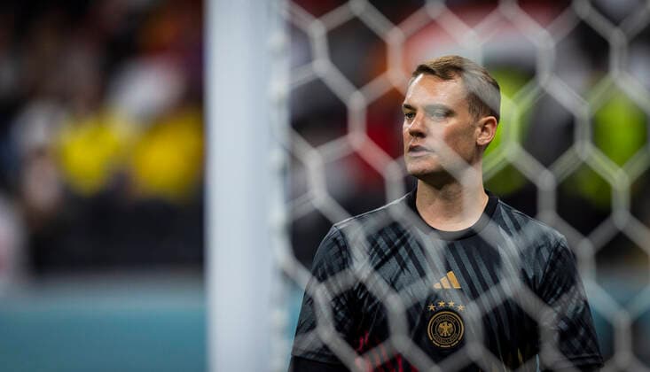 Doha, Qatar. 27th Nov, 2022. Torwart Manuel Neuer (Deutschland) Germany - Spain Deutschland - Spanien World Cup 2022 in Qatar 27.11.2022 Credit: Moritz Müller *** Doha, Qatar 27th Nov, 2022 Goalkeeper Manuel Neuer Germany Spain Germany Spain World Cup 2022 in Qatar 27 11 2022 Credit Moritz Müller