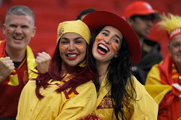 RECORD DATE NOT STATED FIFA World Cup, WM, Weltmeisterschaft, Fussball Qatar 2022 Spain vs Germany Fans o Aficion during the game Spain vs Germany, Corresponding to Group E of the FIFA World Cup Qatar 2022, at Al Bayt Stadium, Al Khor, November 27, 2022. <br><br> Fans o Aficion durante el partido Espana vs Alemania, correspondiente al Grupo E de la Copa Mundial de la FIFA Qatar 2022, en el Estadio at Al Bayt, Al Khor, el 27 de noviembre de 2022. AL KHOR DOHA QATAR  Copyright: xJorgexMartinezx 20221127_13613