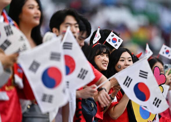 (221128) -- AL RAYYAN, Nov. 28, 2022 -- Fans are seen before the Group H match between South Korea and Ghana at the 2022 FIFA World Cup, WM, Weltmeisterschaft, Fussball at Education City Stadium in Al Rayyan, Qatar, Nov. 28, 2022. ) (SP)QATAR-AL RAYYAN-2022 WORLD CUP-GROUP H-KOR VS GHA XinxYuewei 