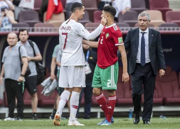 Cristiano Ronaldo, Achraf Hakimi 2018 FIFA World Cup, WM, Weltmeisterschaft, Fussball Portugal - Morocco, 1-0, Luzhniki Stadium, Moscow, Russia, 2018-06-20 (c) ORRE PONTUS Aftonbladet IBL Bildbyra * * * EXPRESSEN OUT * * * AFTONBLADET 85527 Moscow Russia x2512x *** Cristiano Ronaldo, Achraf Hakimi 2018 FIFA World CUP, Portugal Morocco, 1 0, Luzhniki Stadium, Moscow, Russia, 2018 06 20 c ORRE PONTUS Aftonbladet IBL Bildbyra EXPRESSEN OUT AFTONBLADET 85527 Moscow Russia sport x2512x  Copyright: xPontusxOrre Aftonbladet TTx 2018 FIFA World CUP, Portugal - Morocco, 1-0