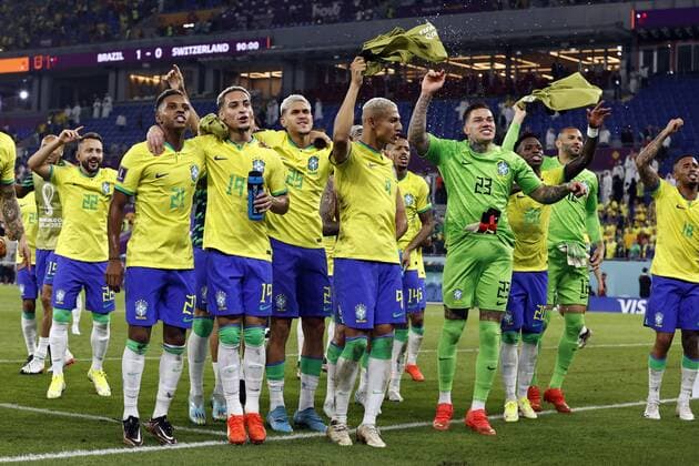 DOHA - (lr) Rodrygo of Brazil, Antony of Brazil, Pedro of Brazil, Richarlison of Brazil, Brazil goalkeeper Ederson, Vinicius Junior of Brazil, Brazil goalkeeper Weverton, Gabriel Jesus of Brazil celebrate the 1-0 win at the FIFA World Cup, WM, Weltmeisterschaft, Fussball Qatar 2022 Group G match between Brazil and Switzerland at 974 Stadium on November 28, 2022 in Doha, Qatar. AP Dutch Height MAURICE OF STONE FIFA World Cup Qatar 2022 2022 xVIxANPxSportx xMauricexvanxSteenxWKxIVx *** DOHA lr Rodrygo of Brazil, Antony of Brazil, Pedro of Brazil, Richarlison of Brazil, Brazil goalkeeper Ederson, Vinicius Junior of Brazil, Brazil goalkeeper Weverton, Gabriel Jesus of Brazil celebrate the 1 0 win at the FIFA World Cup Qatar 2022 Group G match between Brazil and Switzerland at 974 Stadium on November 28, 2022 in Doha, Qatar AP Dutch Height MAURICE OF STONE FIFA World Cup Qatar 2022 2022 xVIxANPxSportx xMauricexvanxSteenxWKxIVx 458522333 originalFilename: 458522333.jpg