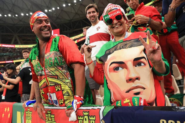Football - FIFA World Cup, WM, Weltmeisterschaft, Fussball - Group H - Portugal v Uruguay 28th November 2022 - FIFA World Cup - Group H - Portugal v Uruguay - Portugal fans - Photo: Simon Stacpoole Offside. Doha Qatar *** Fußball FIFA Fussball-Weltmeisterschaft Gruppe H Portugal gegen Uruguay 28. November 2022 FIFA Fussball-Weltmeisterschaft Gruppe H Portugal gegen Uruguay Portugal Fans Foto Simon Stacpoole Abseits Doha Katar  Copyright: xSimonxStacpoolexOffside