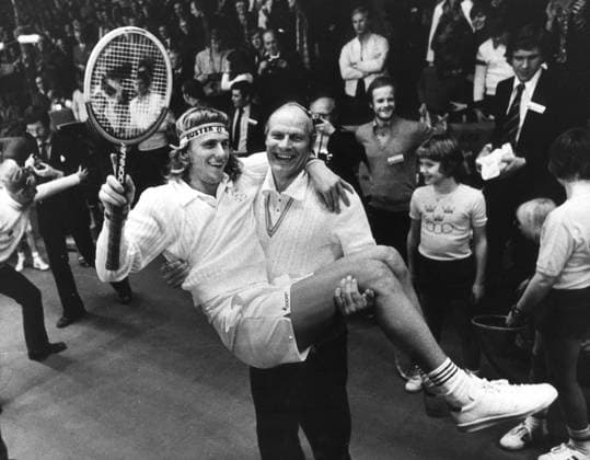 Björn Borg och Lennart Bergelin efter Davis Cup segern 1975 Kamerareportage *** Local Caption *** KAMERAREPORTAGE x2524x *** Björn Borg and Lennart Bergelin after the Davis Cup victory in 1975 Camera report Local Caption CAMERA REPORT x2524x  Copyright: xKamerareportage TTx