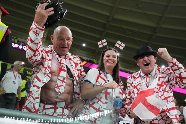QAT, WM FIFA 2022, Group B, Wales vs England 29.11.2022, Ahmad bin Ali Stadium, Doha, QAT, WM FIFA 2022, Group B, Wales vs England, im Bild Fans von England auf den Tribünen.. *** QAT, World Cup FIFA 2022, Group B, Wales vs England 29 11 2022, Ahmad bin Ali Stadium, Doha, QAT, World Cup FIFA 2022, Group B, Wales vs England, in picture fans of England on the stands nordphotoxGmbHx xBratic nph00250