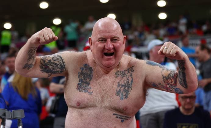 Al Rayyan, Qatar, 29th November 2022. England fan during the FIFA World Cup, WM, Weltmeisterschaft, Fussball 2022 match at Ahmad bin Ali Stadium, Al Rayyan. Picture credit should read: David Klein Sportimage EDITORIAL USE ONLY. No use with unauthorised audio, video, data, fixture lists, club league logos or live services. Online in-match use limited to 120 images, no video emulation. No use in betting, games or single club league player publications. SPI-2072-0026