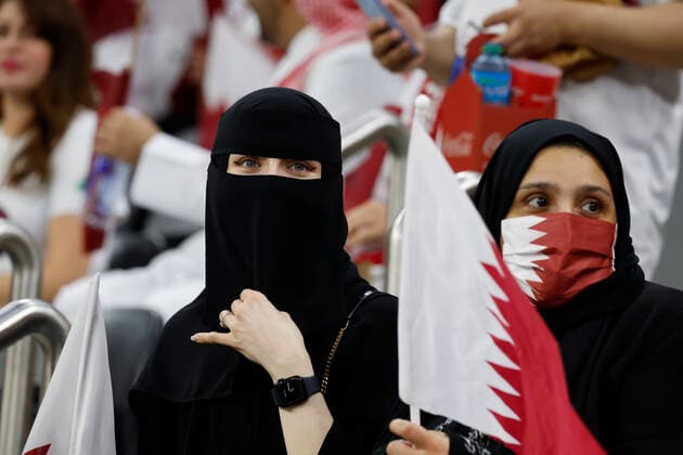 Coupe du Monde de football au Qatar. Pays-Bas - Qatar (2-0). November 29 2022 - Doha, Qatar : Soccer World Cup Qatar 2022 Group Stage Group A match Netherlands vs Qatar. Netherlands won 2-0 Qatar?s fans seen here. (Photo Henri Szwarc Starface) 286439 2022-11-29 Al Khor Qatar  Copyright: xHenrixSwzarcx xStarfacex 0195547147st