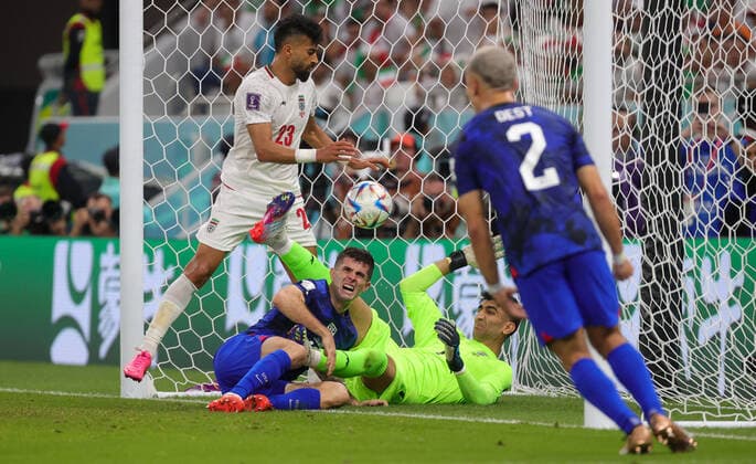 Sport Bilder des Tages US Christian Pulisic pictured after scored during a soccer game between Iran and USA, the third and last game in the Group B of the FIFA 2022 World Cup in Al Thumama Stadium, Doha, State of Qatar on Tuesday 29 November 2022. VIRGINIExLEFOUR  x54238120x