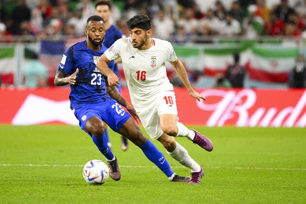 ACOSTA Kellyn (usa) vs TORABI Mehdi (IRN) FOOTBALL : Iran vs USA - Groupe B - coupe du Monde Qatar 2022 - 29 11 2022 JBAutissier Panoramic 