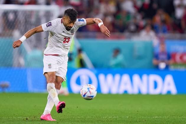 RECORD DATE NOT STATED FIFA World Cup, WM, Weltmeisterschaft, Fussball Qatar 2022 Iran vs United States Ramin Rezaeian of Iran during the game Iran vs United States (USA), Corresponding to Group B of the FIFA World Cup Qatar 2022, at Al Thumama Stadium, Doha, November 29, 2022. <br><br> Ramin Rezaeian de Iran durante el partido Iran vs Estados Unidos (EUA), correspondiente al Grupo B de la Copa Mundial de la FIFA Qatar 2022, en el Estadio Al Thumama, Doha, 29 de noviembre de 2022. DOHA DOHA QATAR Copyright: xCristianxdexMarchenax 20221129_15981