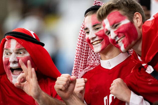 221130 Fans of Denmark ahead the FIFA World Cup, WM, Weltmeisterschaft, Fussball 2022 football match between Australia and Denmark on November 30, 2022 in Doha. Photo: Joel Marklund BILDBYRAN kod JM JM0395 bbeng fotboll football soccer fotball vm fotbolls-vm fotball-vm fotbolls-vm 2022 fifa world cup 2022 australien australia danmark denmark publik *** 221130 Fans of Denmark ahead of the FIFA World Cup 2022 football match between Australia and Denmark on November 30, 2022 in Doha Photo Joel Marklund PHOTO AGENCY code JM JM0395 bbeng football football soccer football world cup football world cup football world cup 2022 fifa world cup 2022 Australia Australia Denmark Denmark audience,  Copyright: JOELxMARKLUND BB221130JM009